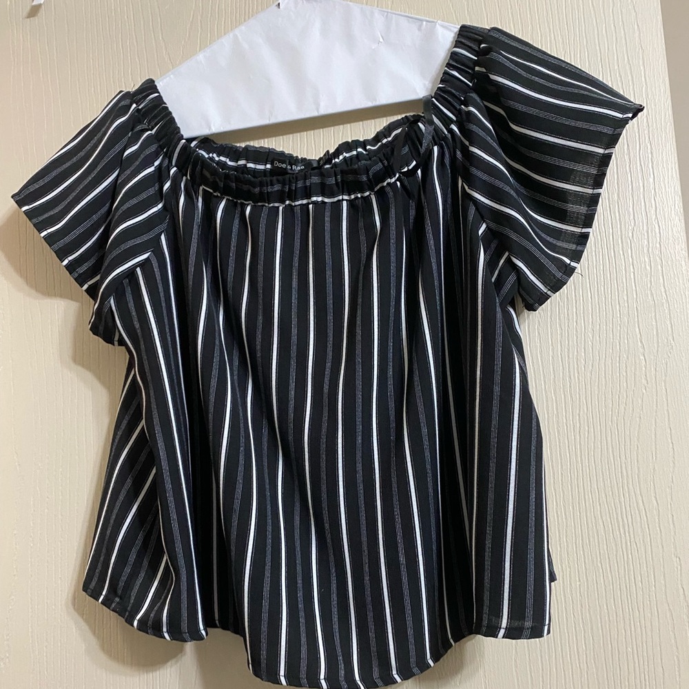 Off the shoulder flowy top from buckle